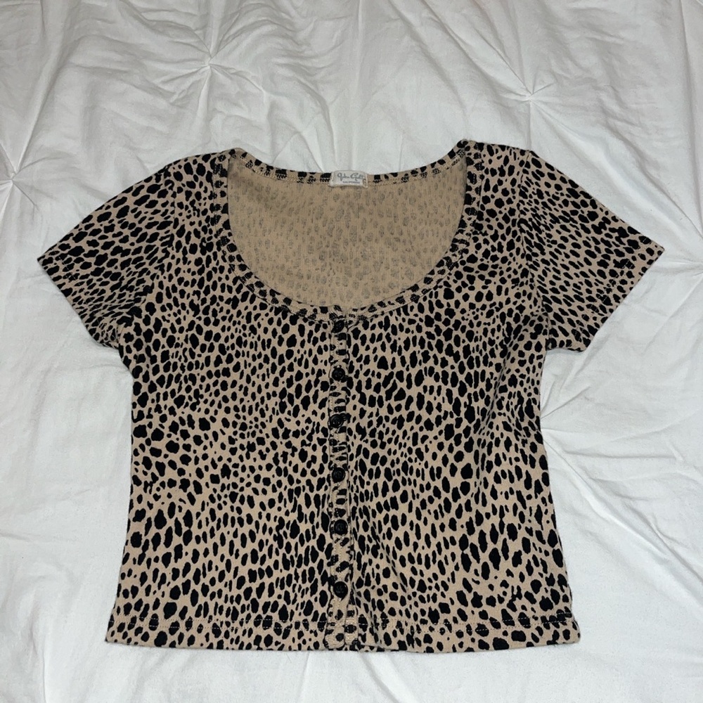 Brandy Melville Shirt Cheetah / Leopard print